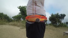 Ultimate Direction Comfort Belt: ejemplo de cinturon cargado