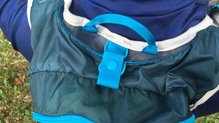 Ultimate Direction Mountain Vest 5.0: Gomas y cintas en buen estado