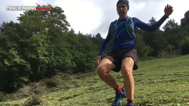 Ultimate Direction Mountain Vest 5.0 - TRAILRUNNINGReview.com