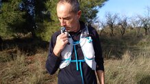 ULTIMATE DIRECTION RACE VEST 5.0: igual que el tubo de la hidratacin trasera 