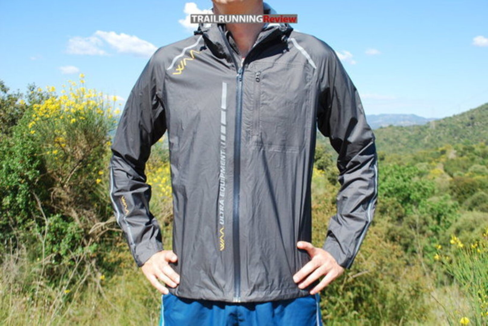WAA Ultra Rain Jacket TRAILRUNNINGReview