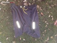 Bolsillo lateral en los WAA Ultra Short 3 en 1, con capacidad para un móvil