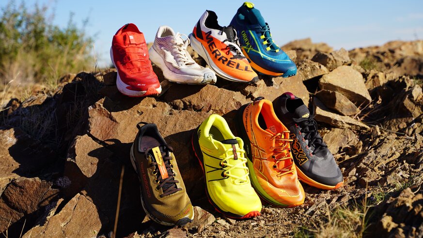 En este reportaje te mostramos nuestra seleccin de 8 zapatillas ideales para correr carreras explosivas de Trail Running. Las mejores zapatillas Trail Running 2023 para distancias cortas es un artculo comparativo entre los modelos que ms nos han gustado en nuestras pruebas de este ao para correr las carreras rpidas. Te ayudamos a encontrar las zapatillas que ms se adaptan a tus caractersticas para este tipo de carreras de montaa.